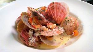 Elliott&rsquo;s Oyster House Singing Scallops in Champagne Cream Sauce (Robert Spaulding / Elliott&rsquo;s Oyster House.)