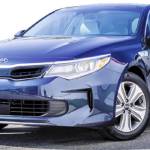 2017 Kia Optima Hybrid EX: aerodynamic form is not lacking for power