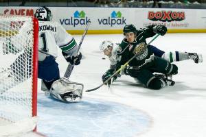 T-birds top Tips 5-4 in OT, take commanding 3-0 series lead