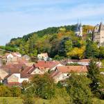 The medieval Chateau de la Rochepot rises above its village in the heart of Burgundy&rsquo;s wine country. (Rick Steves&rsquo; Europe)