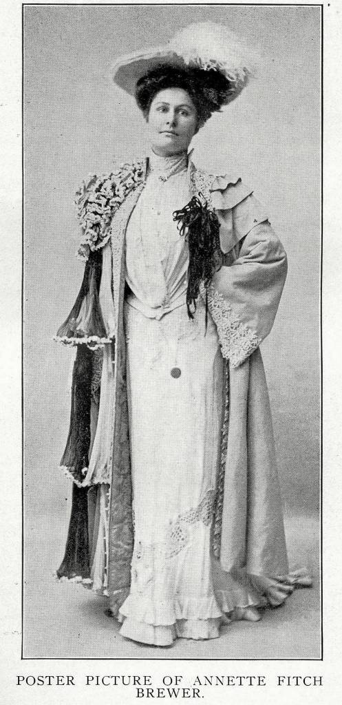 Annette Fitch-Brewer&rsquo;s picture from a 1906 wanted poster (Courtesy Everett Public Library)