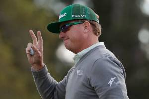Johnson pulls out of Masters, Hoffman soars to 4-shot lead