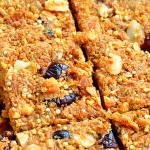 Go natural with these sweet and crunchy homemade snack bars