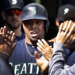 Mariners break ninth-inning tie, beat Tigers