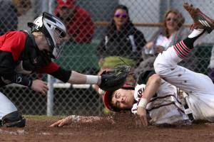 Snohomish capitalizes on miscues, beats MP 4-3 in 8 innings