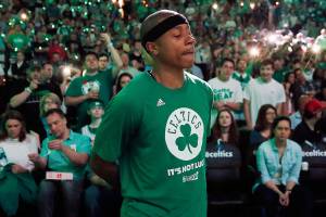 Former Husky Isaiah Thomas plays with a heavy heart