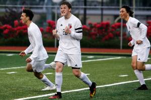 Snohomish routs Lakeside, advances to state soccer quarters
