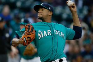 Mariners muster 1 hit in 10-inning defeat