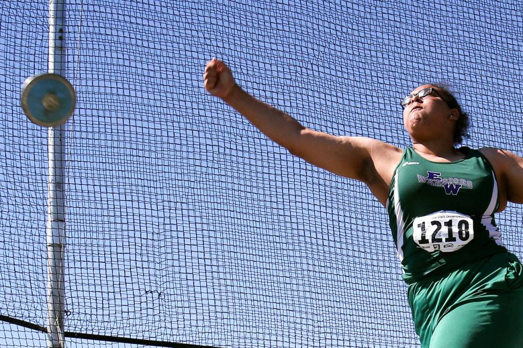 Edmonds-Woodway&rsquo;s Vernice Keyes throws in the discus competition during the state track and field championships on May 25, 2017, at Mount Tahoma High School. (Kevin Clark / The Herald)