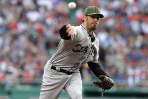 Bergman stellar as Mariners shut out the Red Sox 5-0