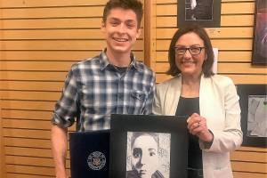 Glacier Peak teen wins Congressional Art contest
