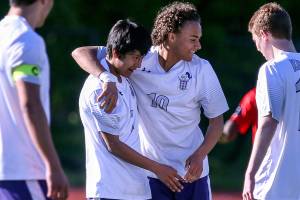 Kamiak boys soccer beats Vikings 1-0 to advance in districts
