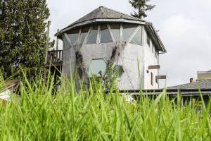 Iconic OMG! Lake Stevens spaceship house faces demolition