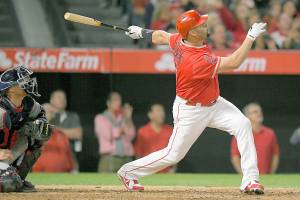 Pujols reaches 600-home run plateau in grand style