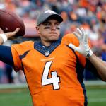 Quarterback Austin Davis warms up during the second half of an Oct. 9, 2016 game in Denver. The Seattle Seahawks signed Davis on Monday. (AP Photo/Jack Dempsey)
