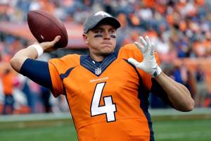 Seahawks sign Davis to compete for backup quarterback job