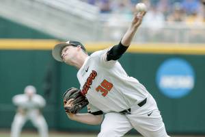 Snohomish native Mulholland helps OSU to win in CWS opener