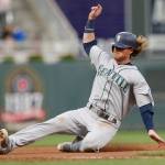 Mariners hammer the Minnesota Twins 14-3