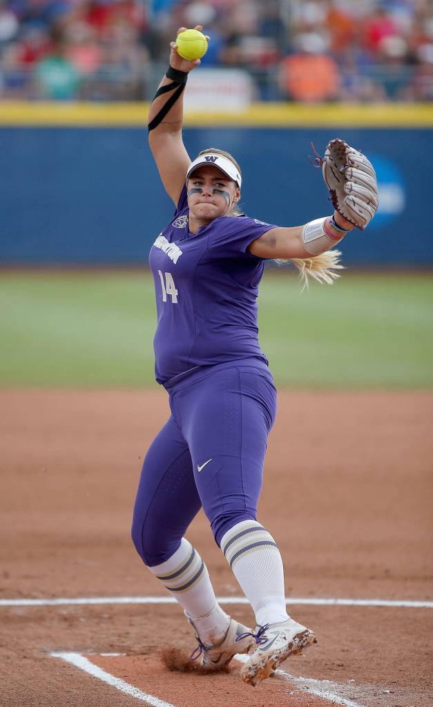 Washington&rsquo;s Taran Alvelo (14) throws a pitch in the third inning during the Women&rsquo;s College World Series softball game against Florida in Oklahoma City, Sunday, June 4, 2017. (Sarah Phipps/The Oklahoman via AP)/The Oklahoman via AP)