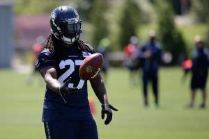 Seahawks running back Lacy meeting challenge to lose weight