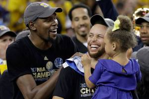 Durant, Curry lead Warriors to NBA championship