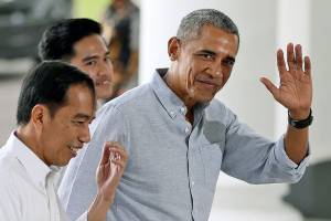 Obama makes nostalgic trip to his Indonesia childhood home