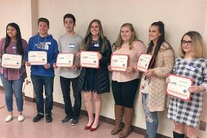 Tillicum Kiwanis present scholarships