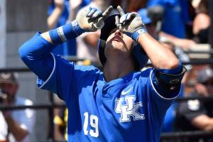 M’s use their top draft pick on first baseman from Kentucky