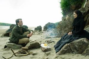 ‘My Cousin Rachel’ tantilizes with every mysterious smile