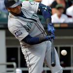 Seattle Mariners&rsquo; Nelson Cruz hits a solo home run during the 10th inning of a baseball game against the Chicago White Sox, Sunday, July 16, 2017, in Chicago.(AP Photo/Nam Y. Huh)