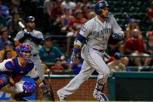 Mariners rally to beat Rangers 6-4