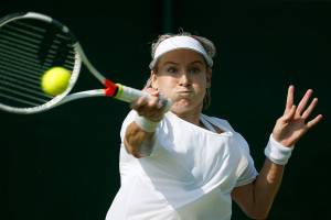 American Mattek-Sands severely injures knee at Wimbledon