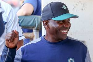 ‘Mr. Mariner’ stops by Everett to teach AquaSox players