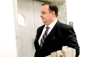 Federal ethics chief who clashed with White House resigns