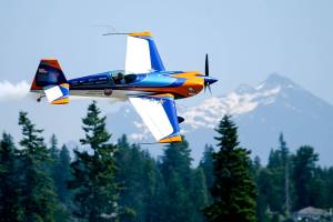Stunt pilots deliver ‘a busy 15 minutes’ at Arlington Fly-In