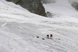 German hiker missing since 1987 found in Swiss glacier