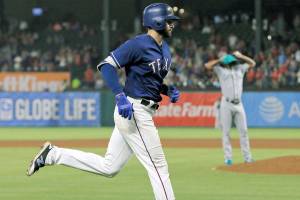 Rangers end M’s win streak with 5-1 victory
