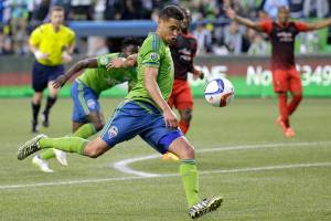 Sounders reacquire Neagle from D.C. United