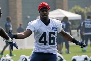 Former QB Swoopes an unlikely standout TE at Seahawks camp