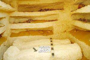 Egypt archaeologists discover tombs dating back 2,000 years