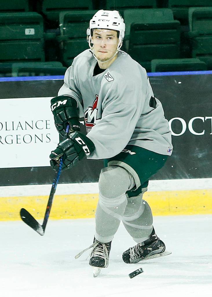 Silvertips prospect Ethan Browne makes a backhand pass during the second day of Everett&rsquo;s training camp at Xfinity Arena on Aug. 25, 2017. (Ian Terry / The Herald)