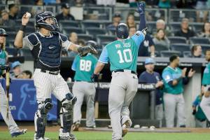 Alonso’s homer lifts M’s to 2-1 win over Yankees in 11 innings