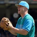 Seattle Mariners third baseman Kyle Seager reacts after making an error in the first inning of Sunday&rsquo;s game in New York. The Mariners made five errors in the frame. (AP Photo/Bill Kostroun)