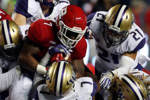 No. 8 UW starts slow, pulls away for 30-14 win over Rutgers