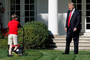 11-year-old boy gets lawn-mowing gig at White House