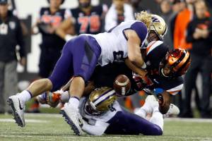 After another slow start, No. 6 UW rolls Oregon St.