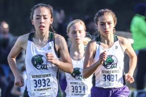 Edmonds-Woodway cross country trio hunting state crown