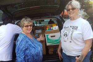 Everett Elks treat Cocoon House teens to shopping