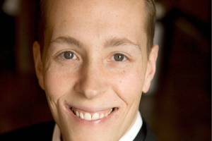 Hear the Everett Chorale sing your favorite holiday songs