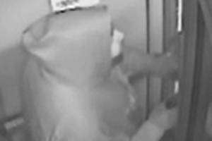 Police seek suspect in Lake Stevens Qdoba restaurant robbery